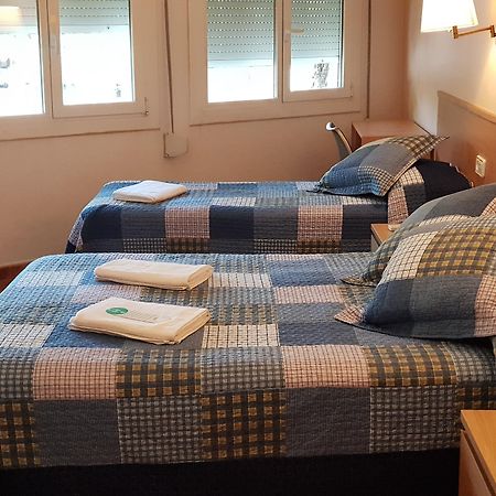 Hostal Rio De Castro Barcelona Ngoại thất bức ảnh