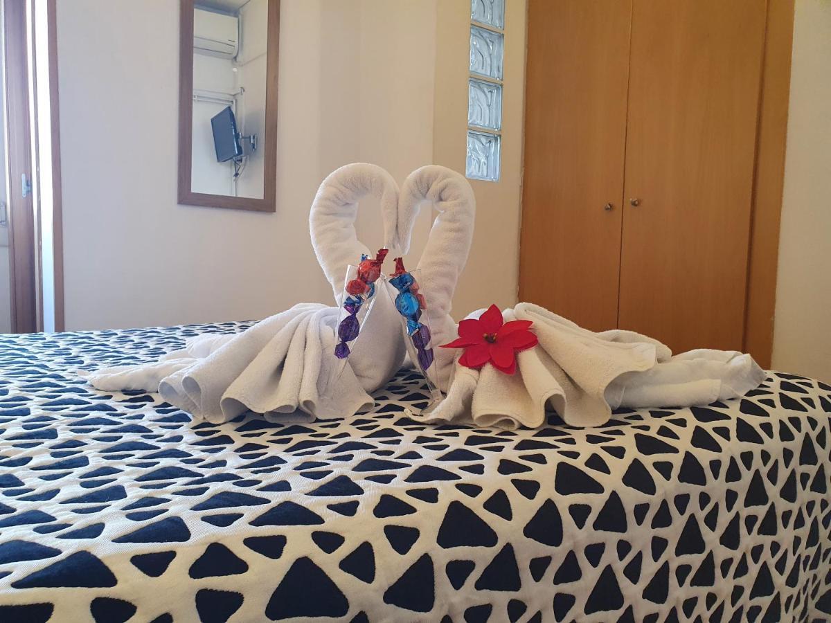 Hostal Rio De Castro Barcelona Ngoại thất bức ảnh