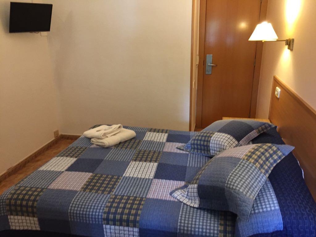 Hostal Rio De Castro Barcelona Ngoại thất bức ảnh