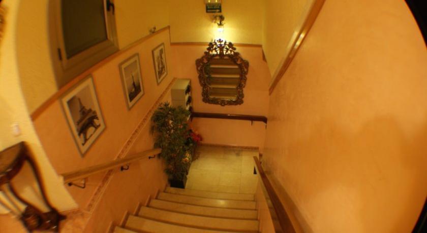 Hostal Rio De Castro Barcelona Ngoại thất bức ảnh