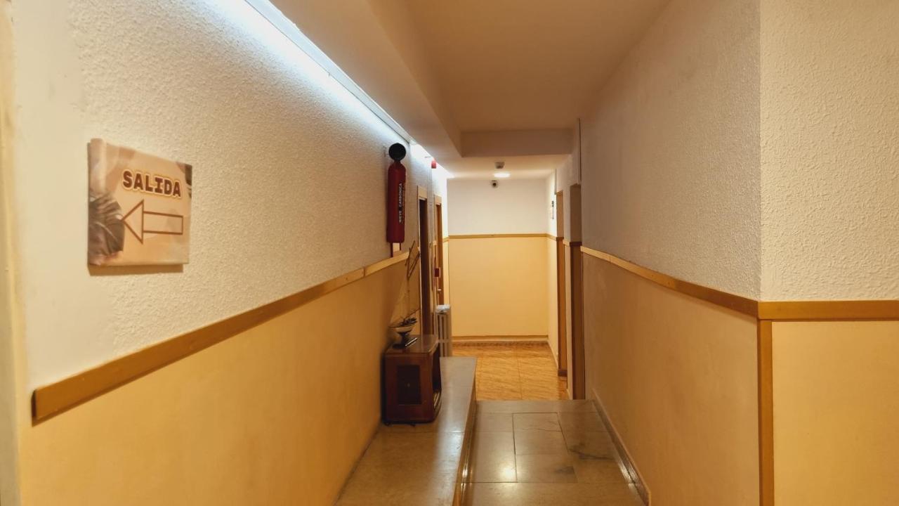 Hostal Rio De Castro Barcelona Ngoại thất bức ảnh
