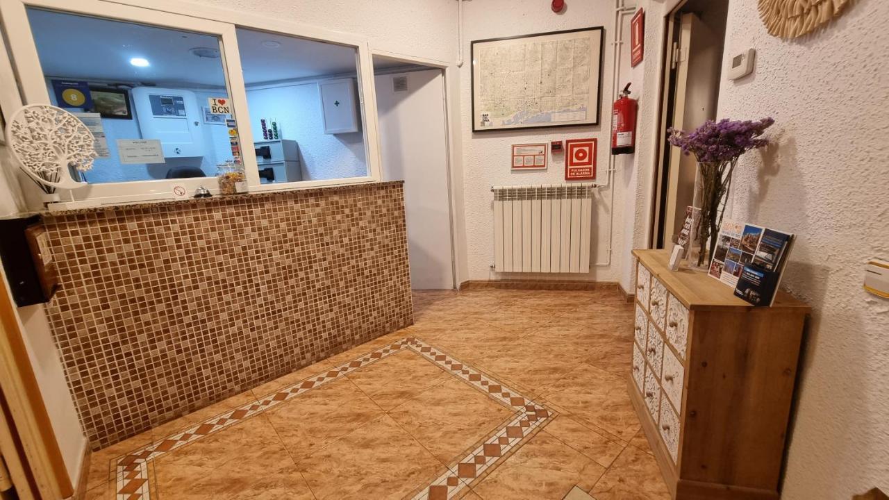 Hostal Rio De Castro Barcelona Ngoại thất bức ảnh