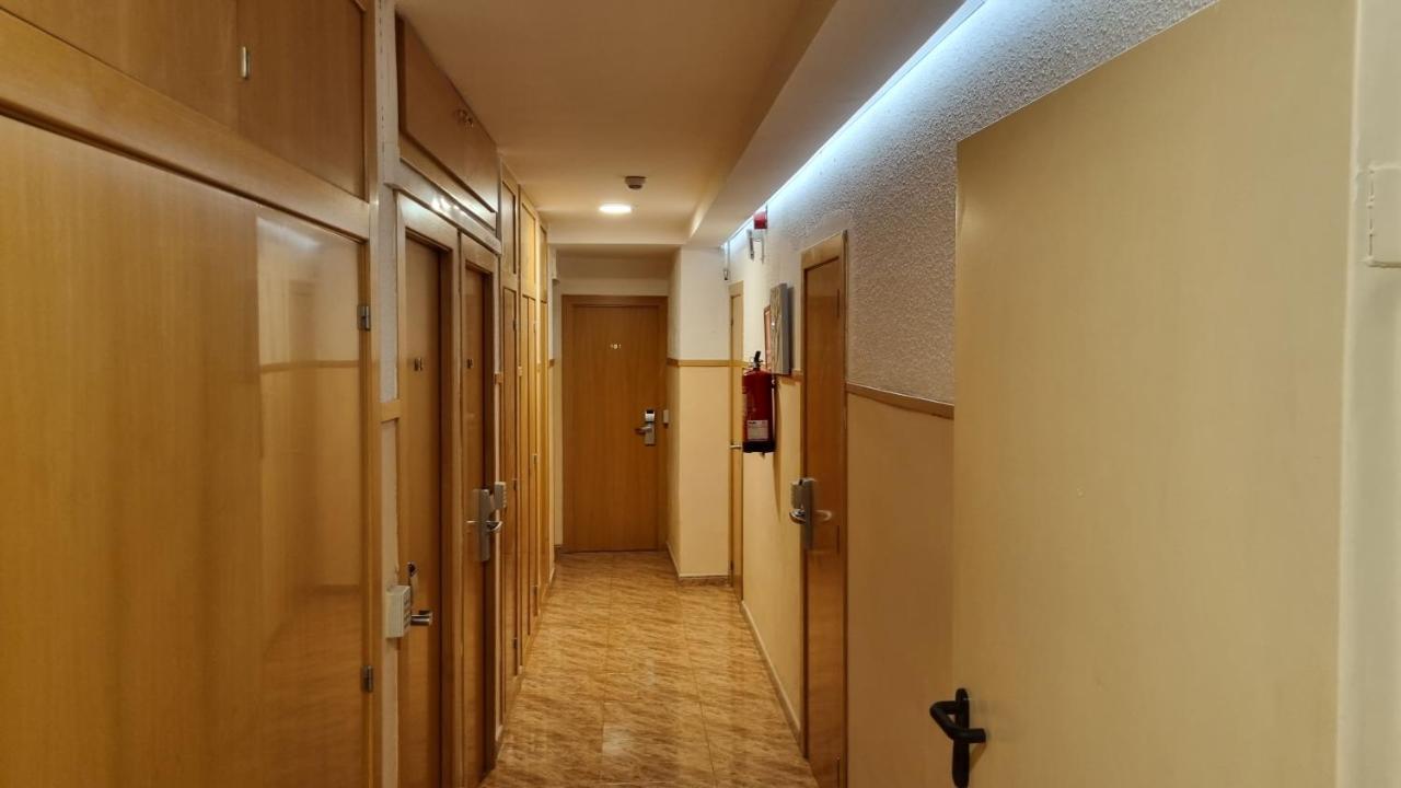 Hostal Rio De Castro Barcelona Ngoại thất bức ảnh