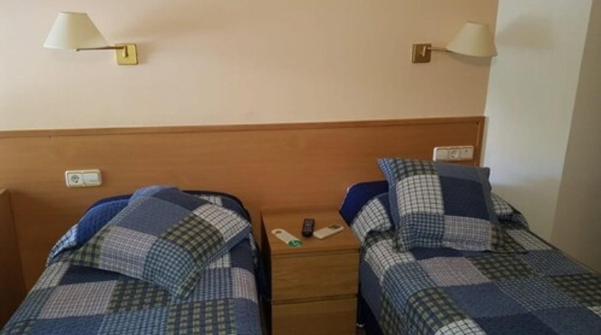 Hostal Rio De Castro Barcelona Ngoại thất bức ảnh