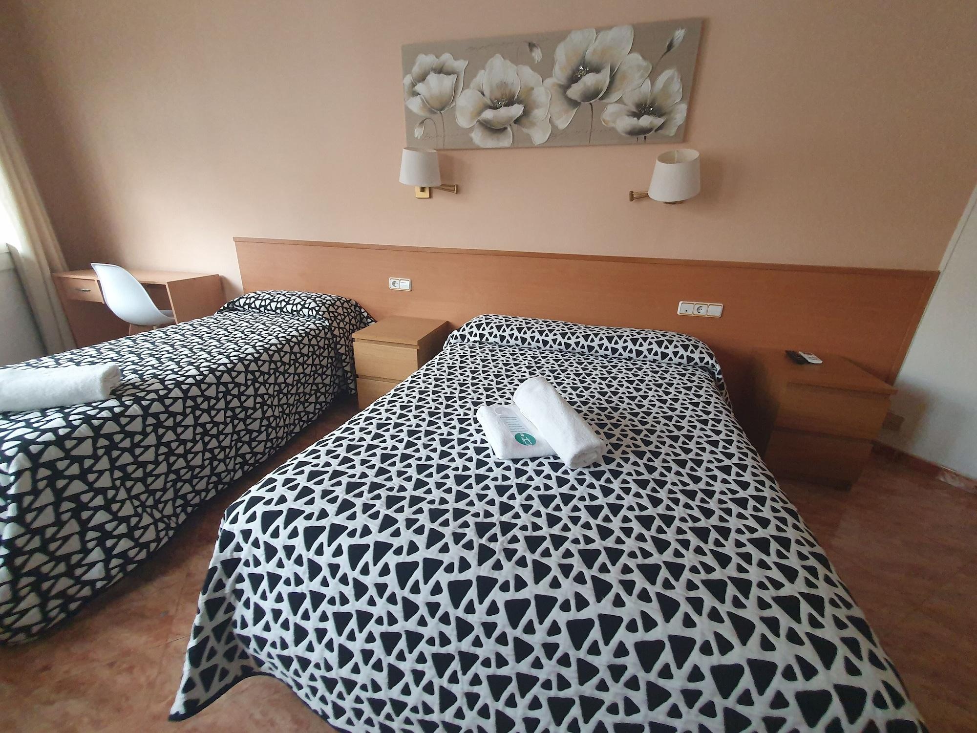 Hostal Rio De Castro Barcelona Ngoại thất bức ảnh