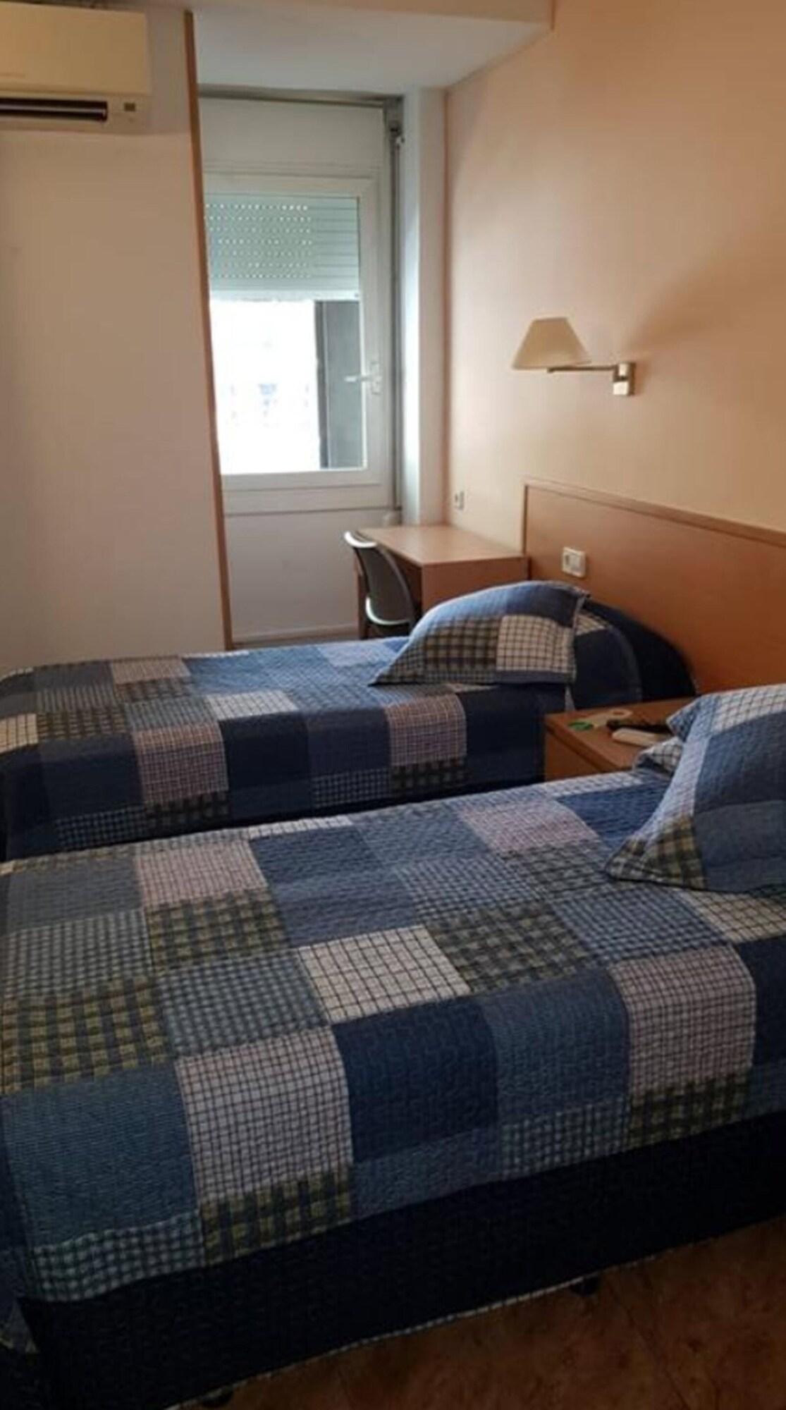 Hostal Rio De Castro Barcelona Ngoại thất bức ảnh