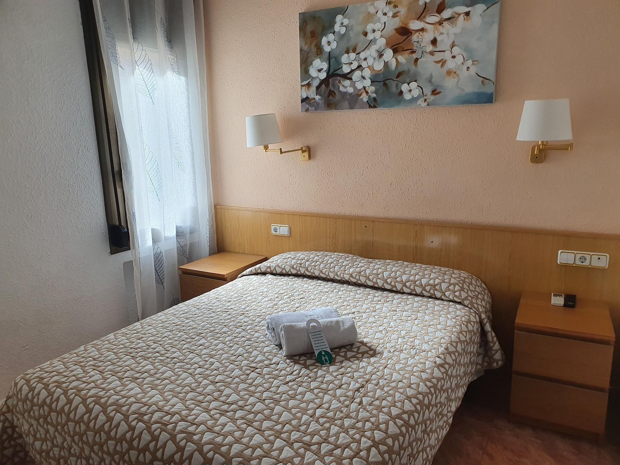 Hostal Rio De Castro Barcelona Ngoại thất bức ảnh