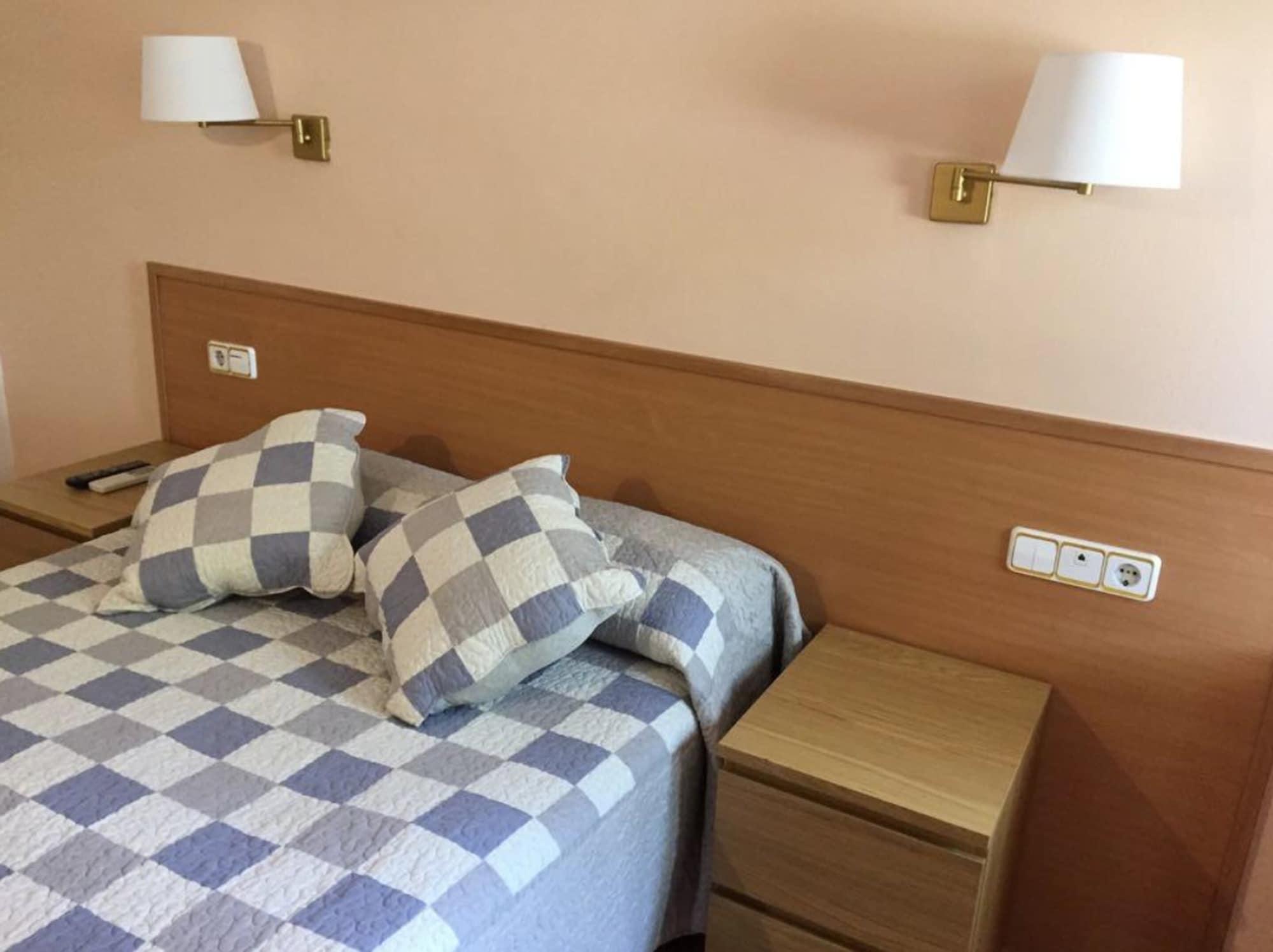 Hostal Rio De Castro Barcelona Ngoại thất bức ảnh