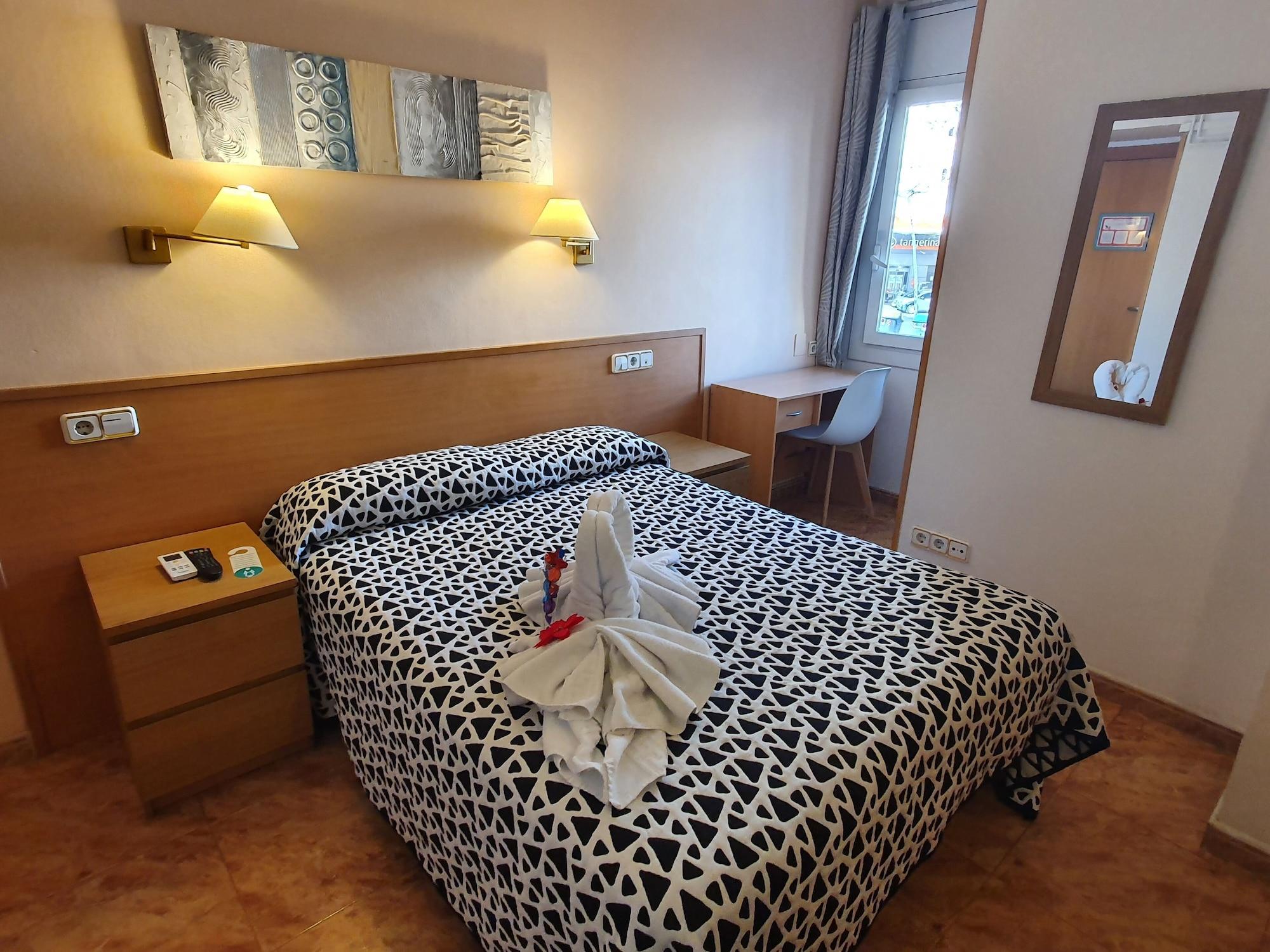 Hostal Rio De Castro Barcelona Ngoại thất bức ảnh