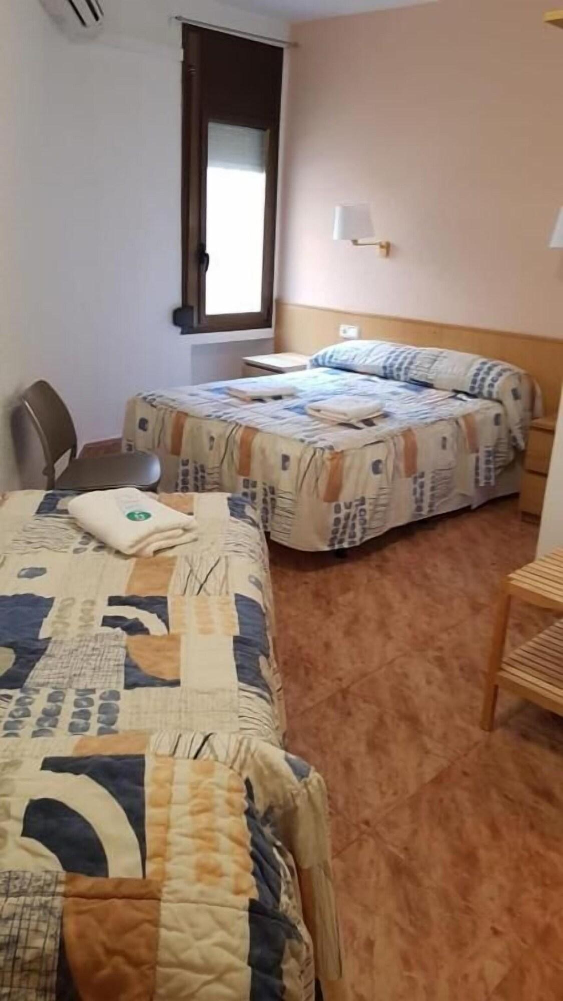 Hostal Rio De Castro Barcelona Ngoại thất bức ảnh