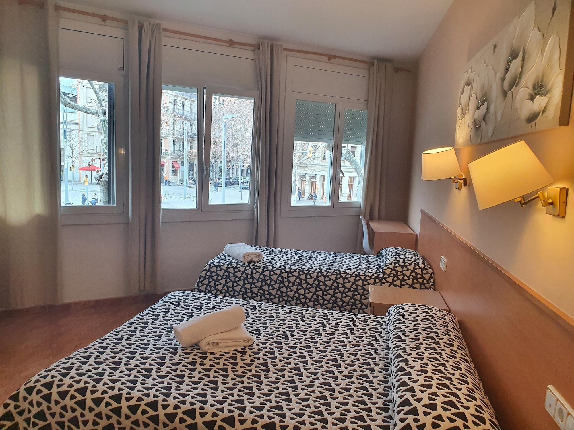 Hostal Rio De Castro Barcelona Ngoại thất bức ảnh