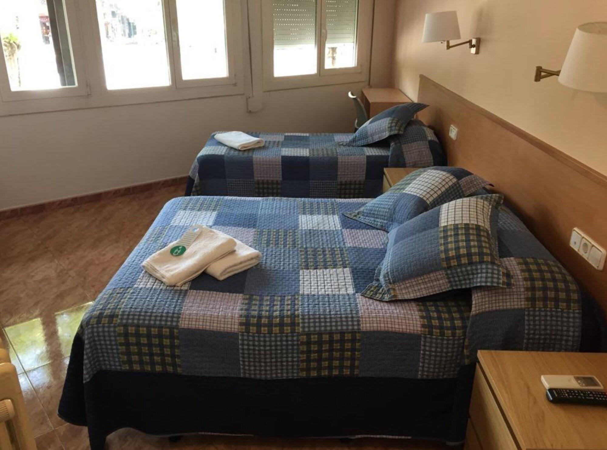 Hostal Rio De Castro Barcelona Ngoại thất bức ảnh