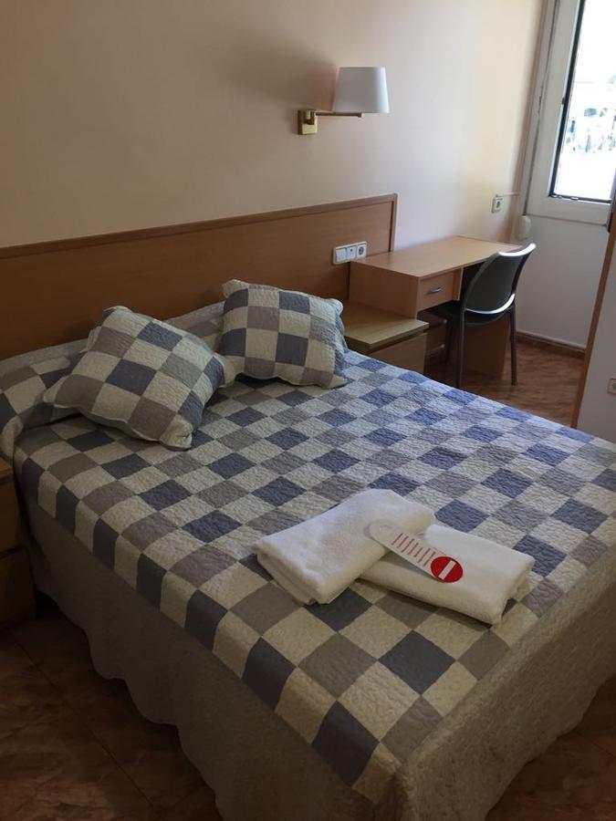 Hostal Rio De Castro Barcelona Ngoại thất bức ảnh
